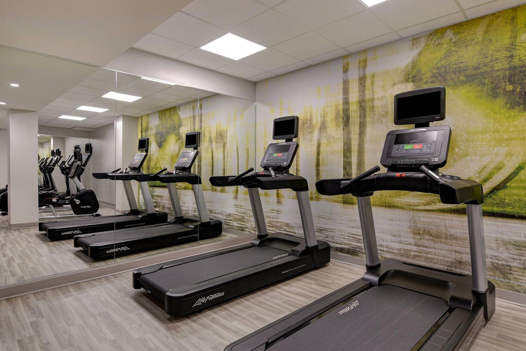 Courtyard By Marriott Downtown