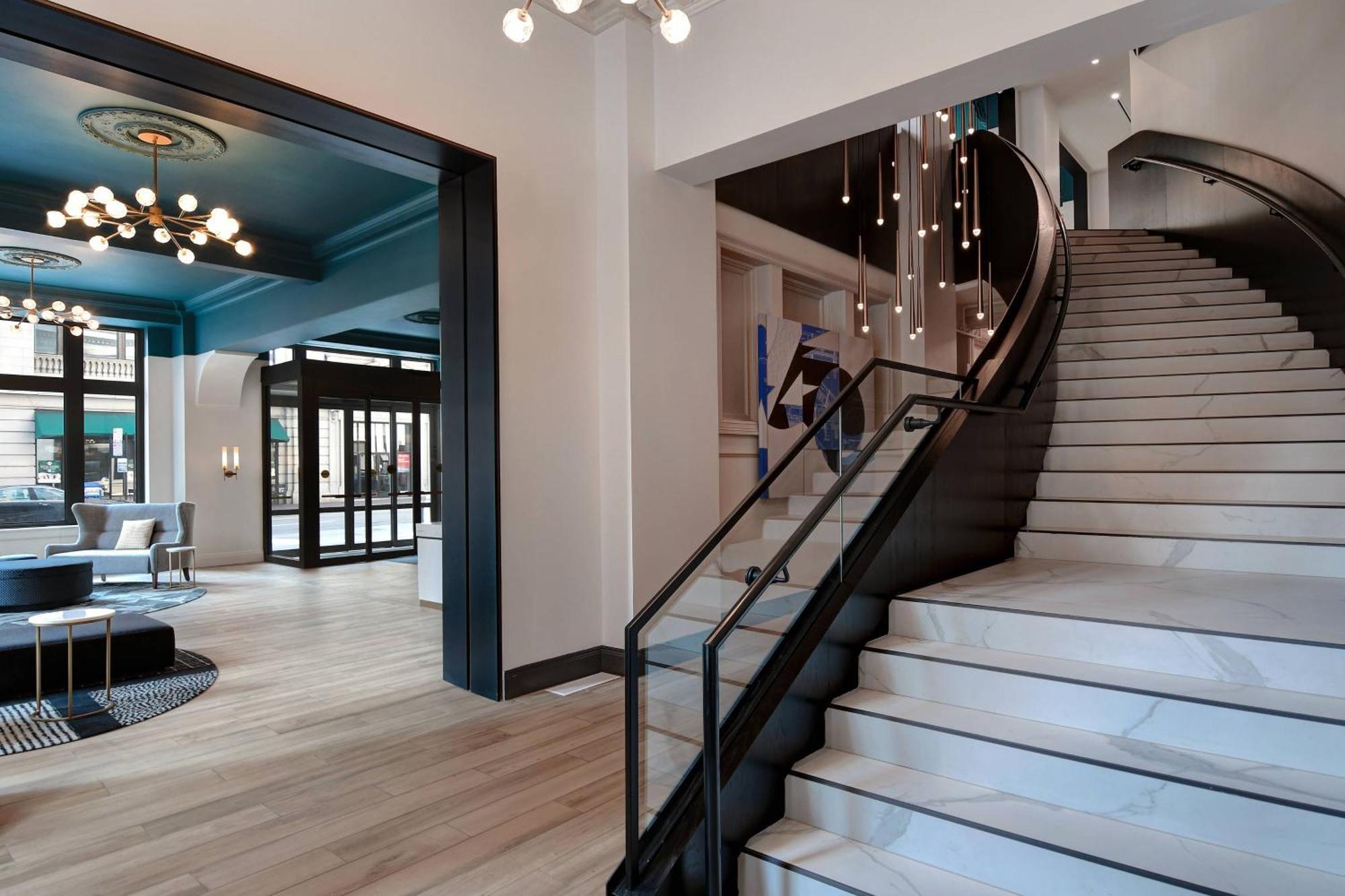 Courtyard By Marriott Downtown 3*
